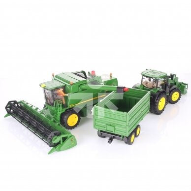 ŽAISLAS BRUDER RINKINYS JOHN DEERE TECHNIKOS PARKAS, KOMBAINAS 02132 + TRAKTORIUS SU PRIEKABA 03155 + PRESAS 02032 + FIGŪRELĖ 62610 1