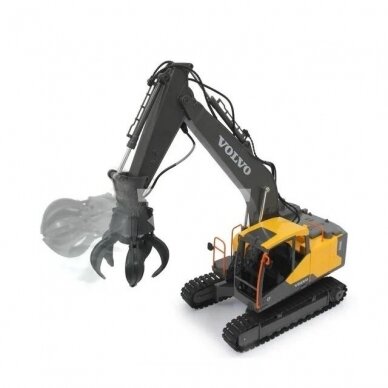 The toy Jamara excavator Volvo EC160E is controlled by the JA405055 remote control 2