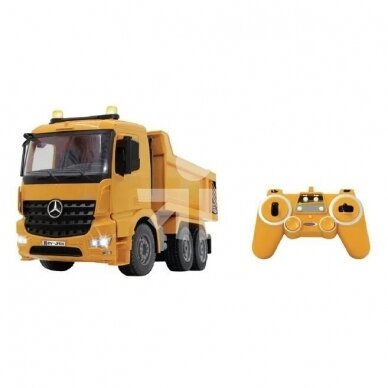 The toy Jamara Mercedes Arocs truck is controlled by the JA404940 remote control