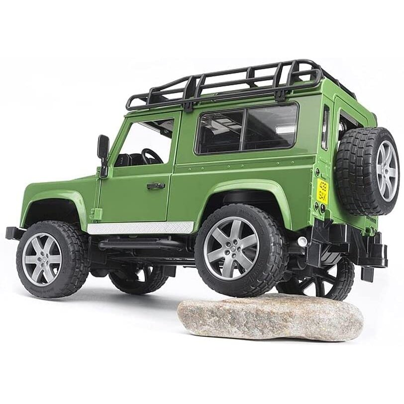 bruder 02590 land rover defender